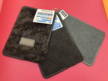 フロアマットにも種類があります！